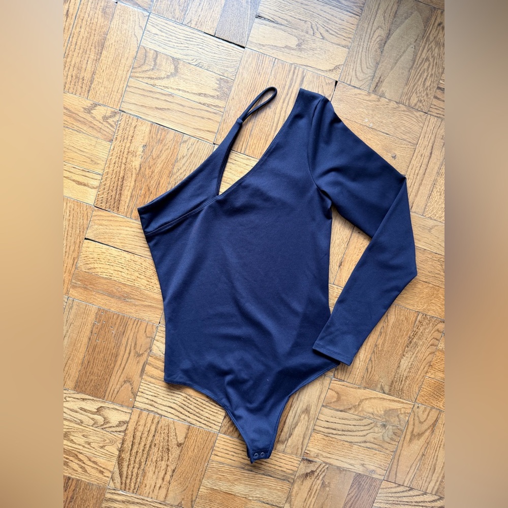Black One-Shoulder Bodysuit